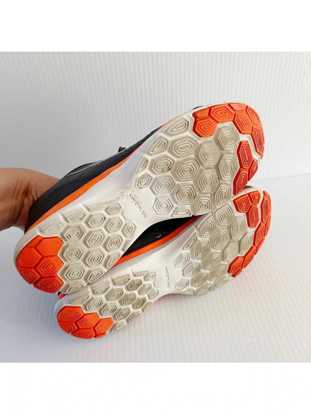 Nike Flex Trainer 5 Womens Size 7 Gray Orange Running Shoes Lace Up 724858-012